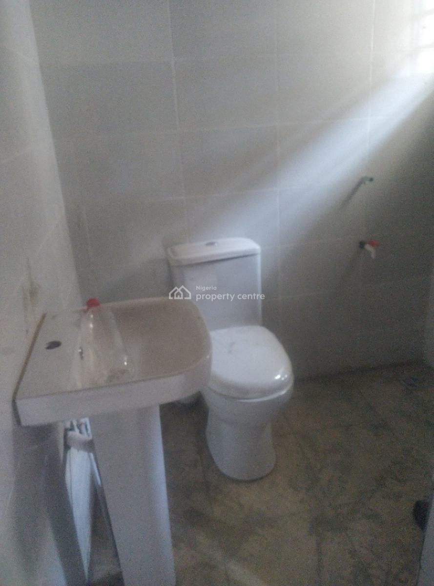 Newly Renovated 2 Bedroom Apartment, Off Ishaga, Surulere, Lagos, Flat / Apartment for Rent