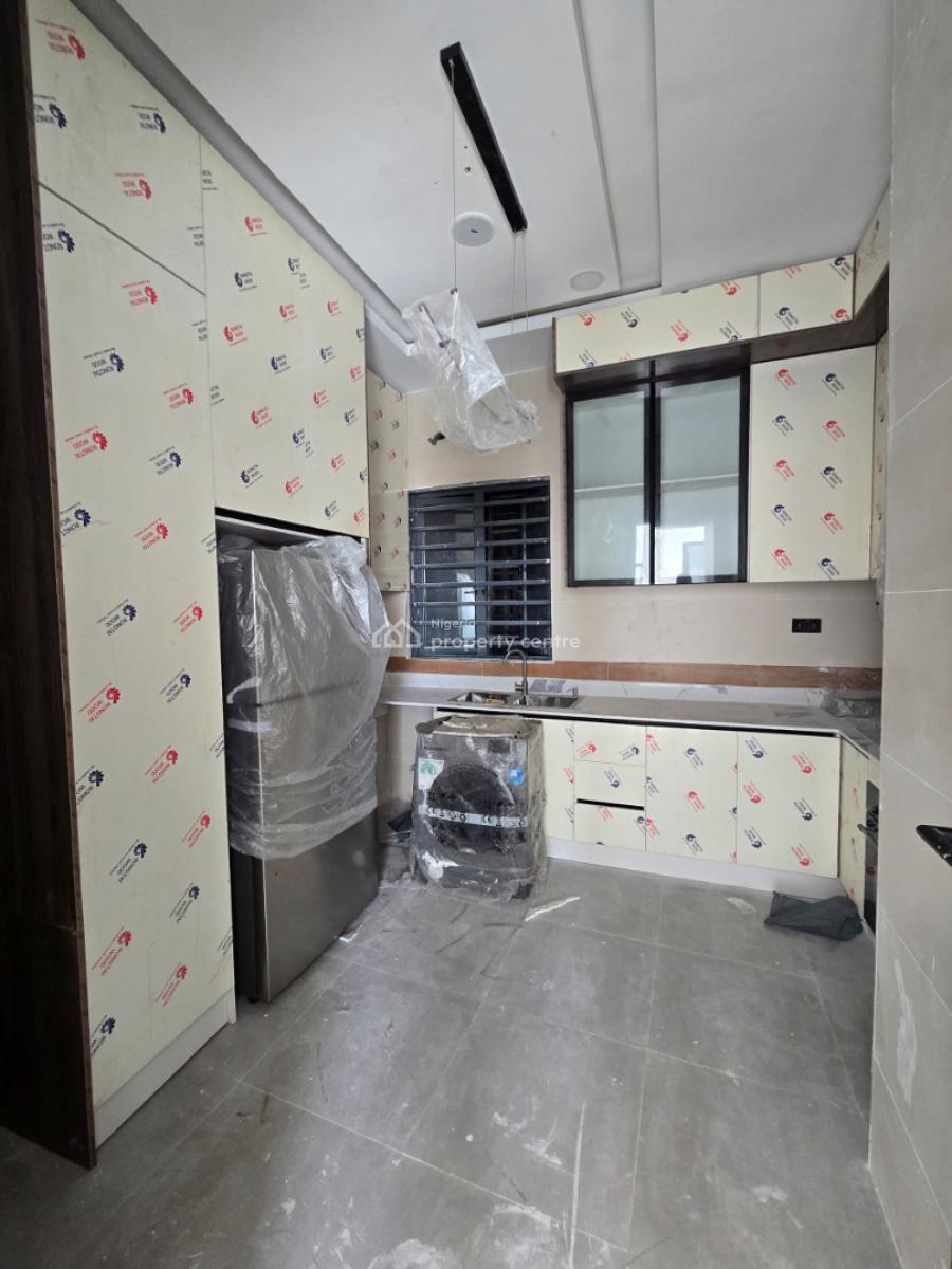 Luxury 3 Bedroom Apartment with Elevator and Pool, Lekki Phase 1, Lekki, Lagos, Flat / Apartment for Sale