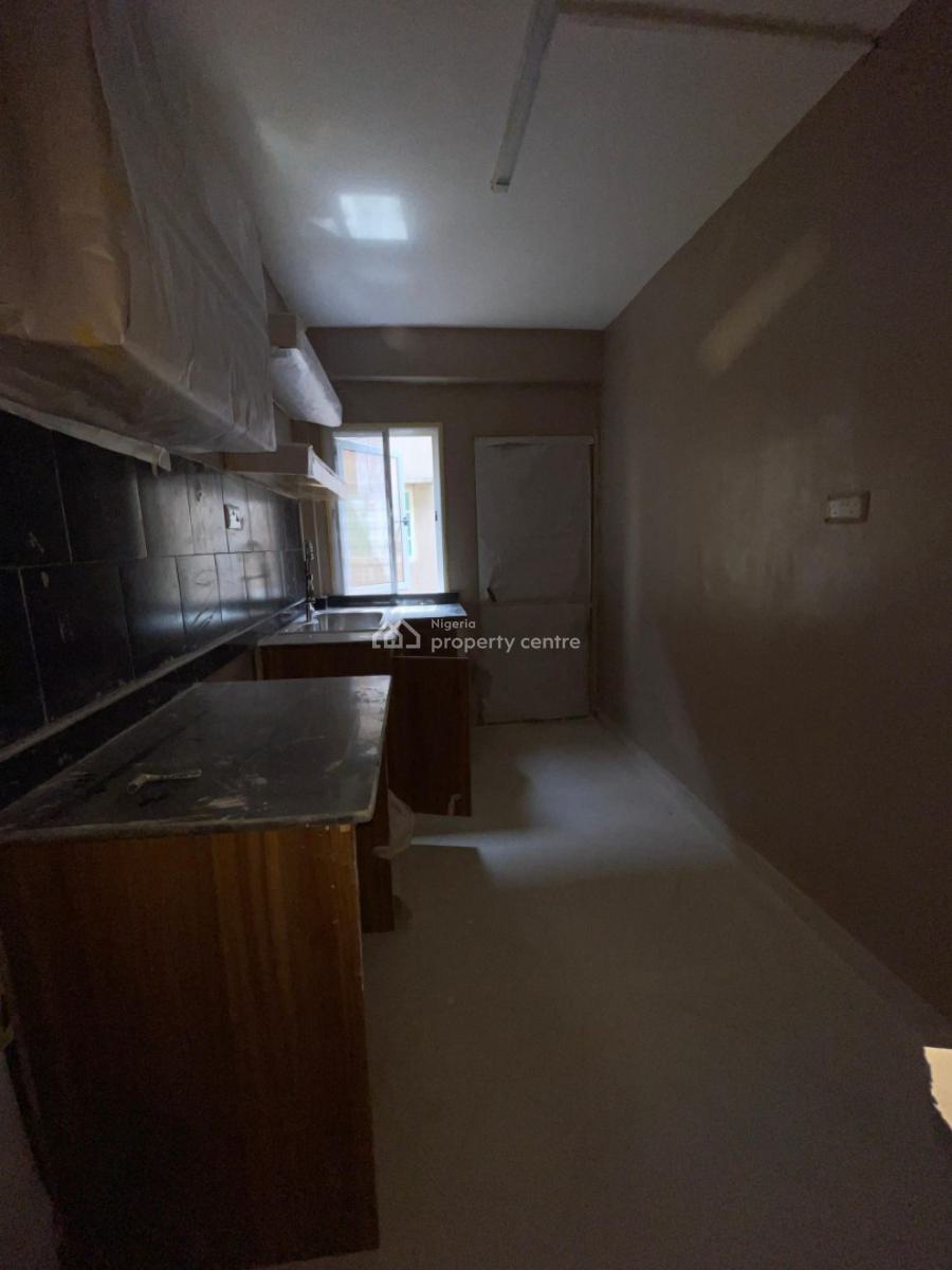 Eye Catchy 3 Bedroom Apartment with Range of Amenities, Surulere, Lagos, Flat / Apartment for Sale