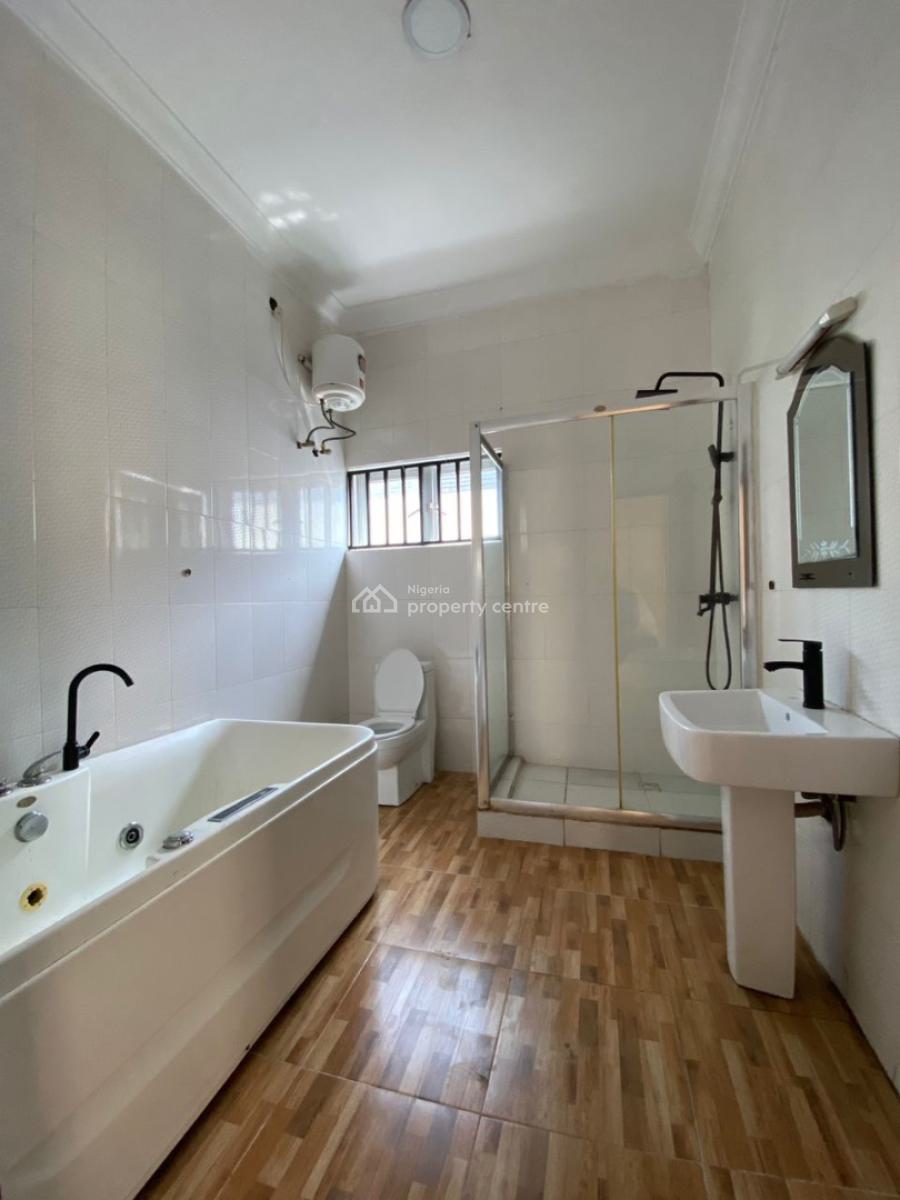 Luxury Spacious Masters Bedroom with Balcony and Air Condition, Idado/agungi Lekki Lagos, Lekki, Lagos, Self Contain (single Rooms) for Rent