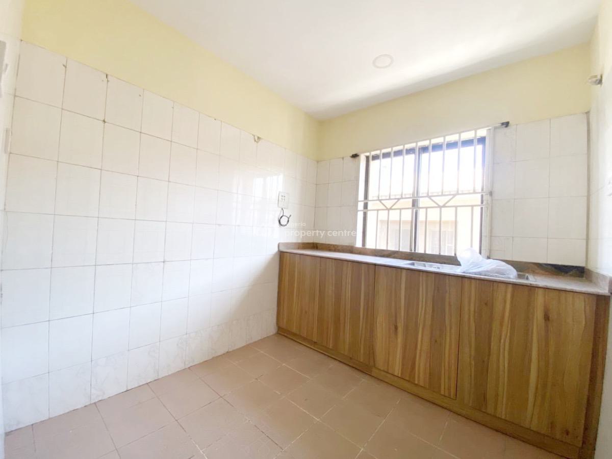 a Well Maintained Spacious 4 Bedroom Flat, Omole Phase 2, Ikeja, Lagos, Flat / Apartment for Rent