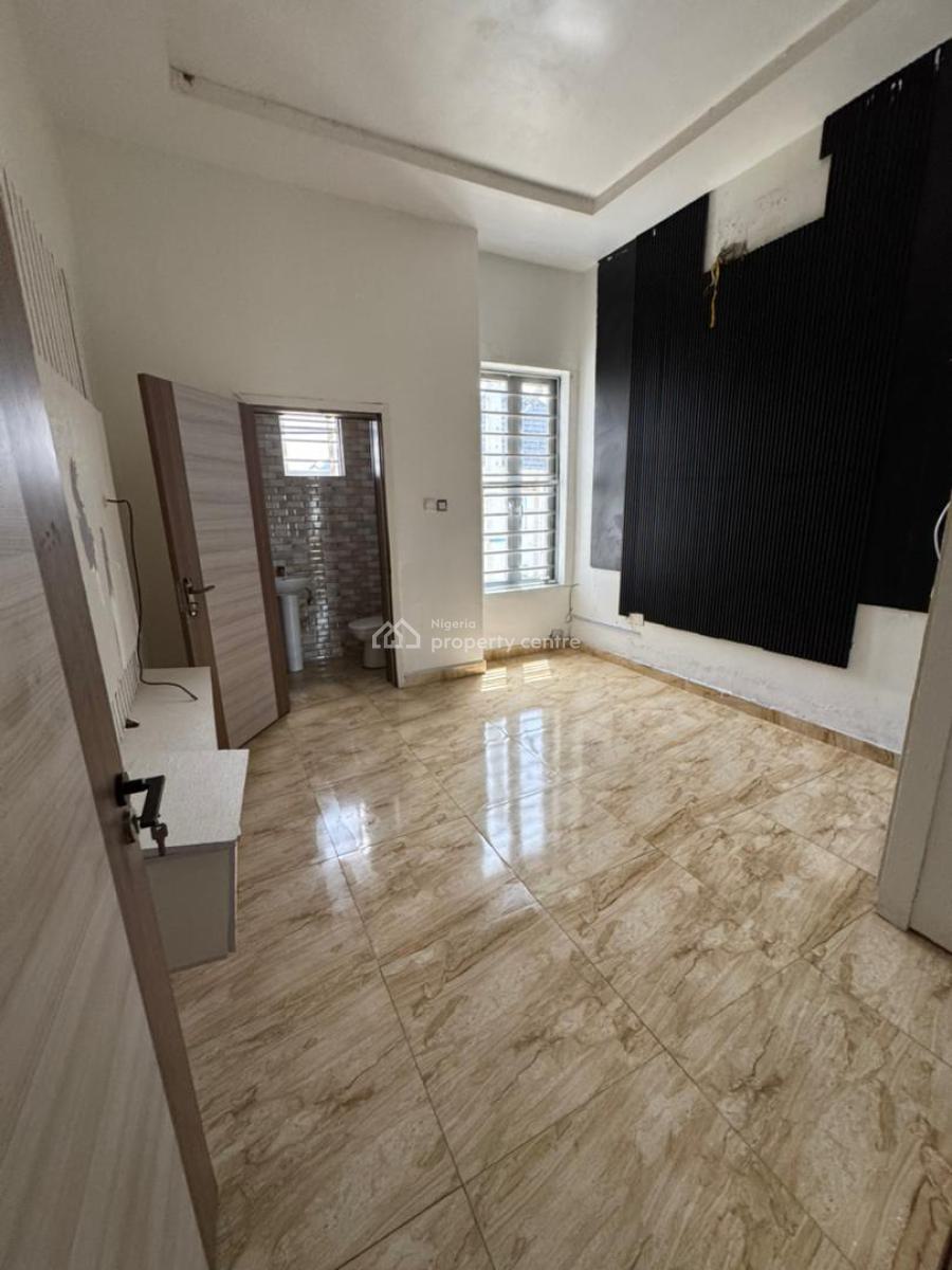 Very Big Semi Master Bedroom, Van Daniels Estate, Orchid, Lekki Phase 2, Lekki, Lagos, Self Contain (single Rooms) for Rent