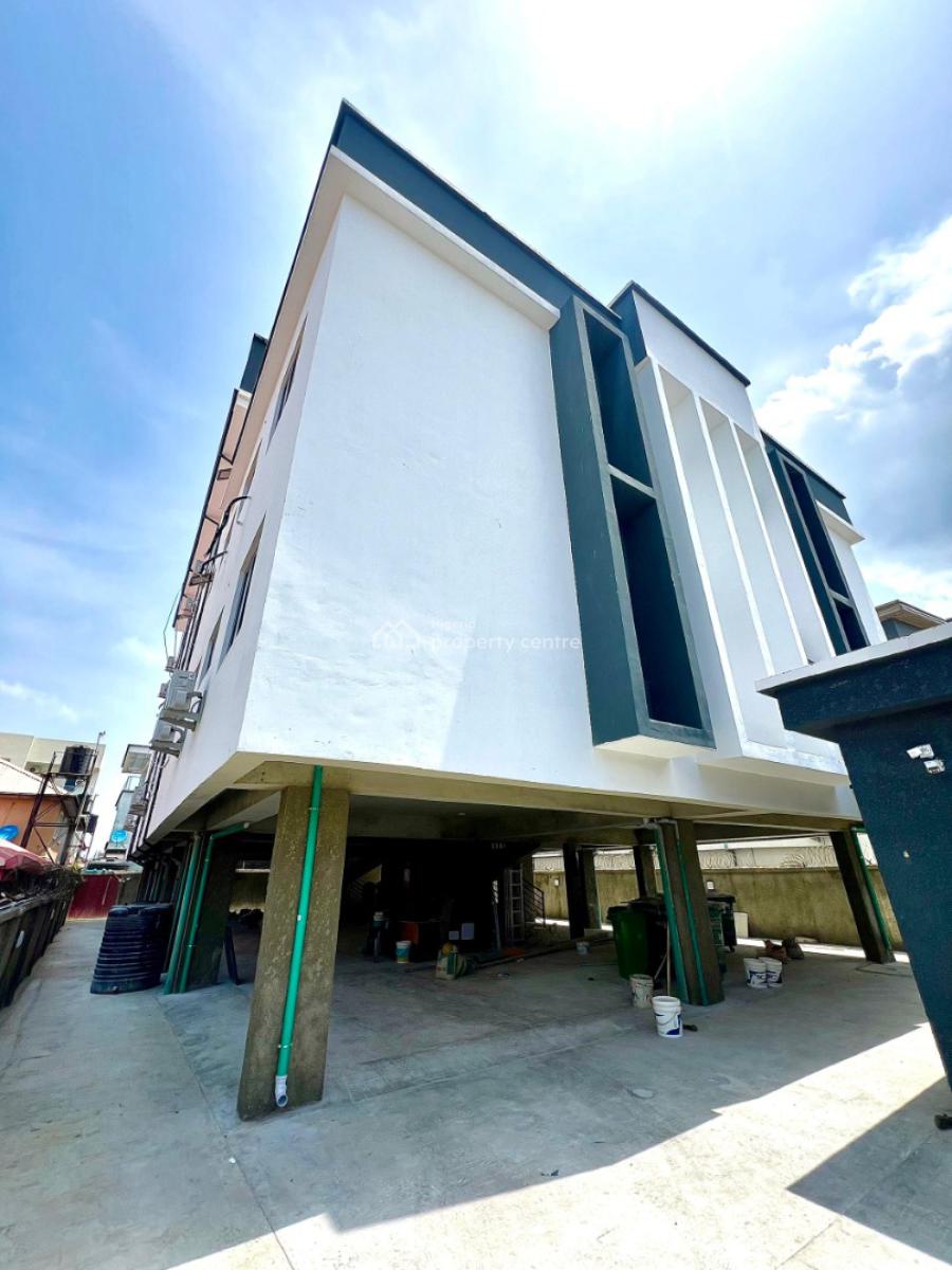Spacious 2-bedroom Apartments with Rooftop Lounge, Lekki Phase 1, Lekki, Lagos, Flat / Apartment for Sale