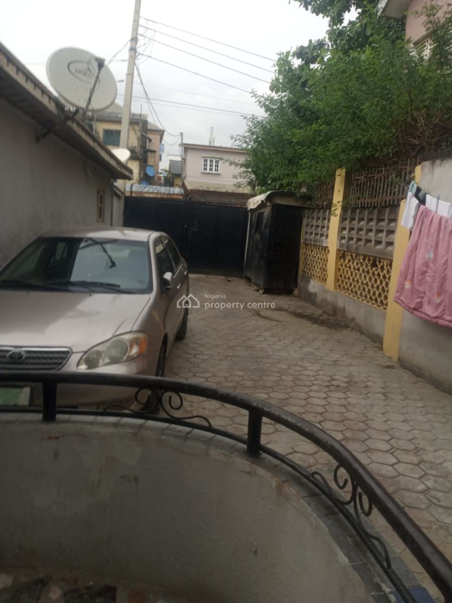 2 Bedroom, Off Olufemi, Surulere, Lagos, Flat / Apartment for Rent