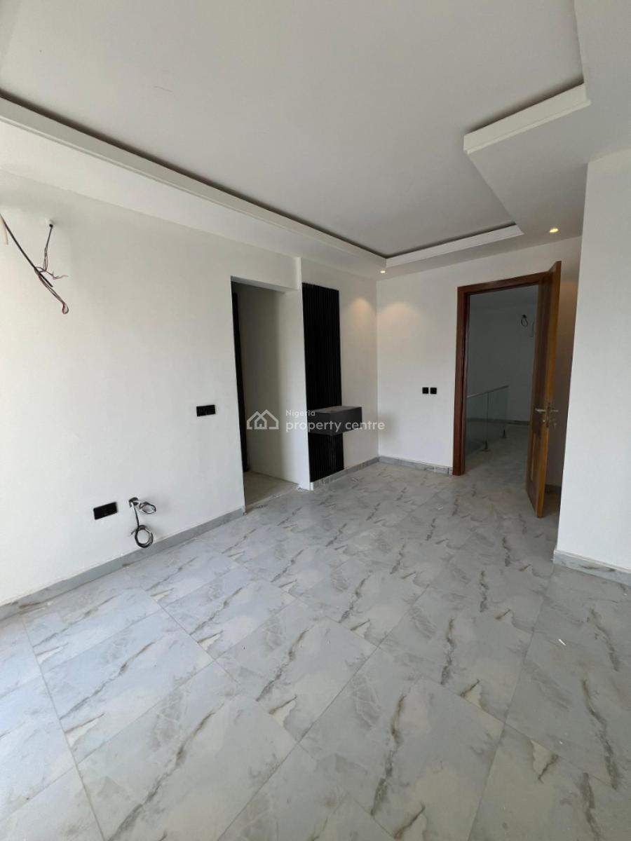 2 Bedroom Penthouse Massionette with 2 Living Rooms and 3 Balconies, Lekki Phase 1, Lekki, Lagos, Flat / Apartment for Rent