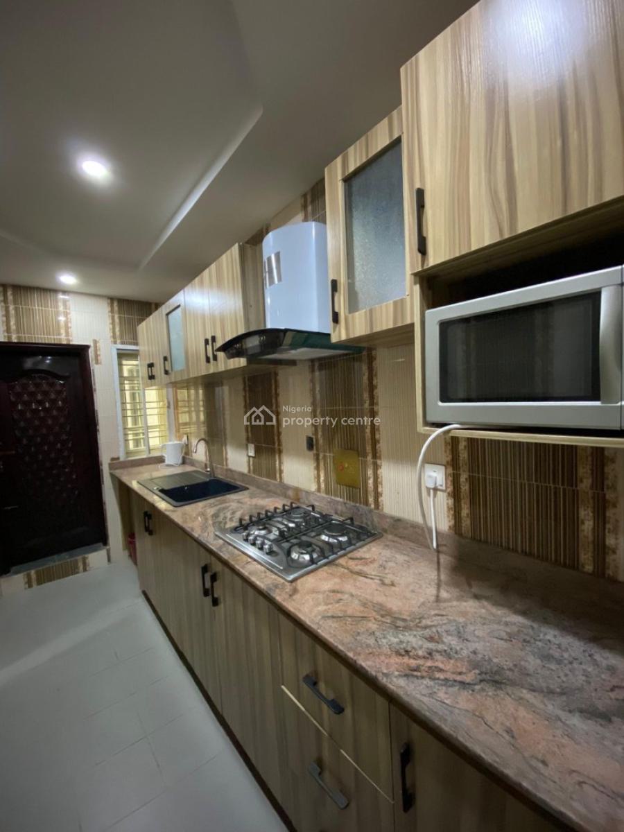 Luxury 3 Bedroom Apartment, Ajao Estate Behind Elenganzer, Ikeja, Lagos, Flat / Apartment Short Let
