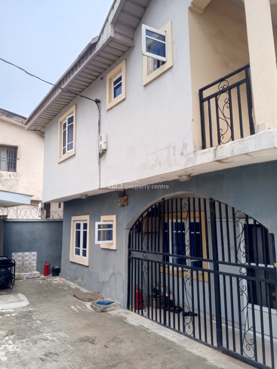 Renovated Pop 3 Bedroom Flat Upstairs, Ojodu Berger, Ojodu, Lagos, Flat / Apartment for Rent