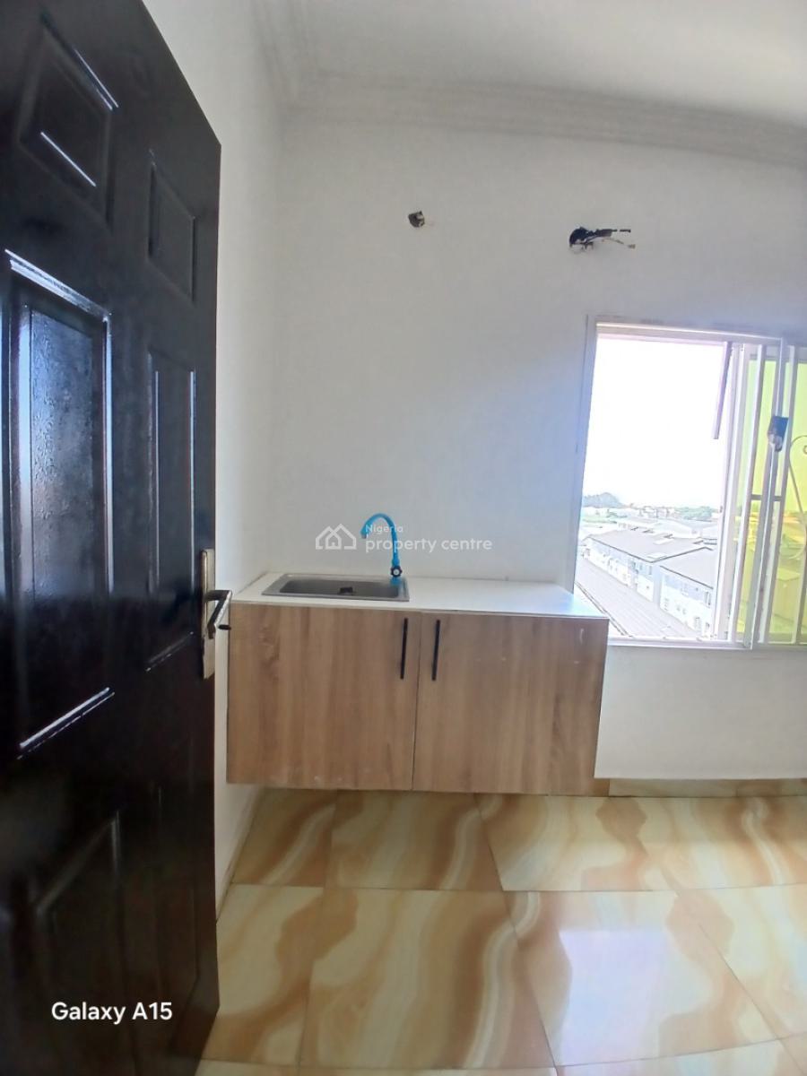 Luxurious Extra Large Self Contain with Kitchen, Lekki Paradise 3 Estate, Chevron Drive, Lekki, Lagos, Self Contain (single Rooms) for Rent