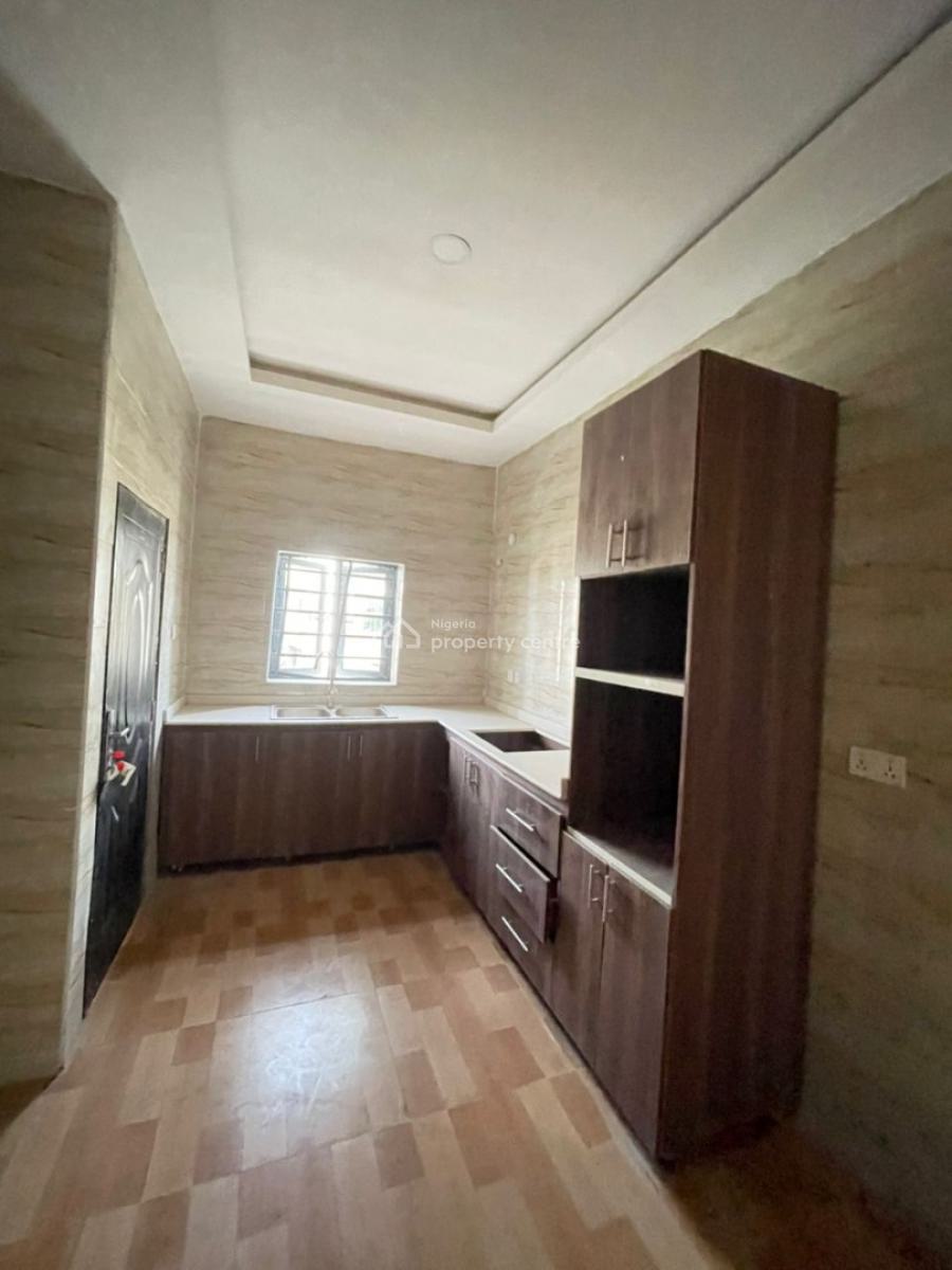 Spacious Tastefully Built 3 Bedroom Apartment with Bq, Orchid Road, Eleganza Bustop, Lekki, Lagos, Flat / Apartment for Rent
