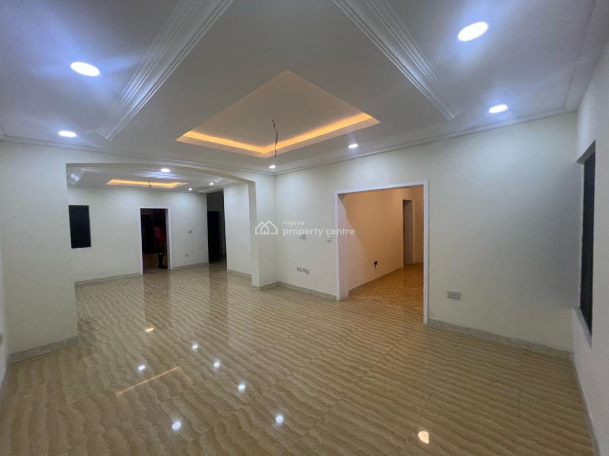 Spacious *brand New 4 Bedroom Apartment*, Lekki Phase 1, Lekki, Lagos, Flat / Apartment for Rent
