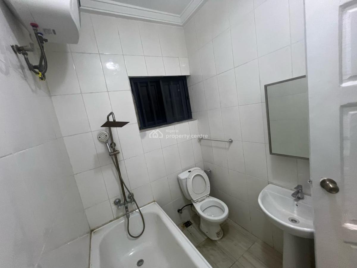 Spacious *brand New 4 Bedroom Apartment*, Lekki Phase 1, Lekki, Lagos, Flat / Apartment for Rent