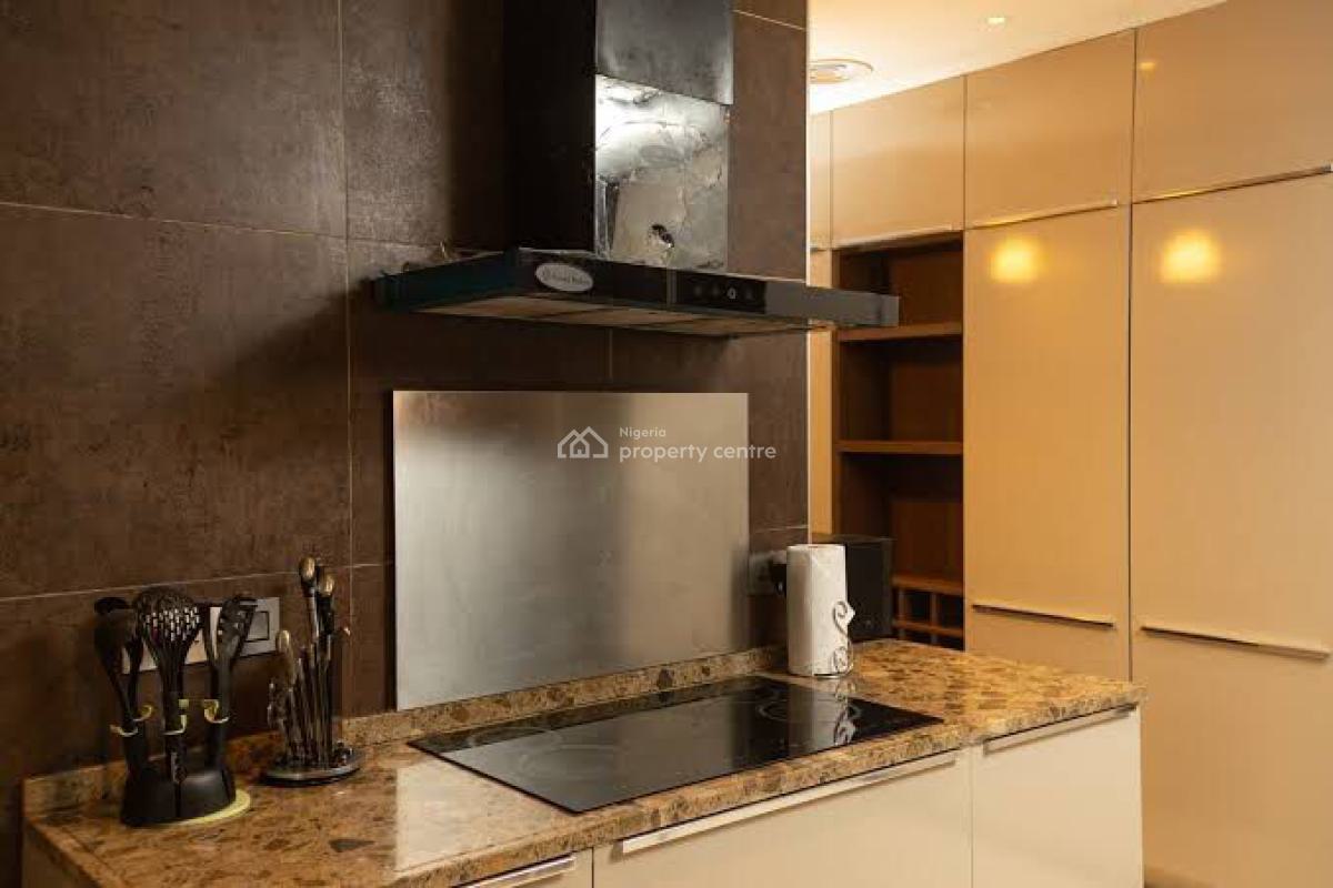 Legit 3 Bedroom Apartment, Walter Carrington Cresent, Victoria Island (vi), Lagos, Flat / Apartment for Rent
