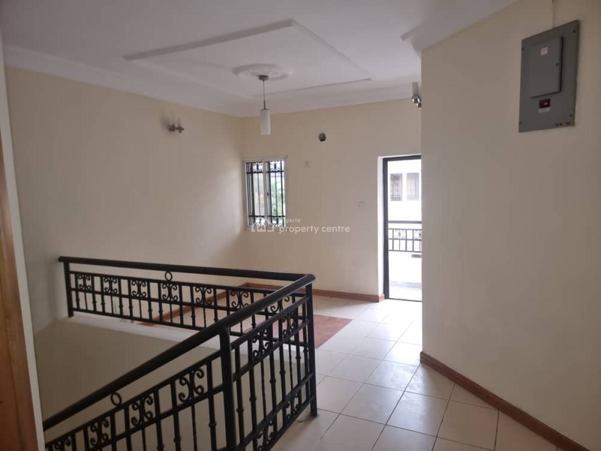 4 Bedroom Semi Detached House in Pristine Condition, Osapa, Lekki, Lagos, Semi-detached Duplex for Sale