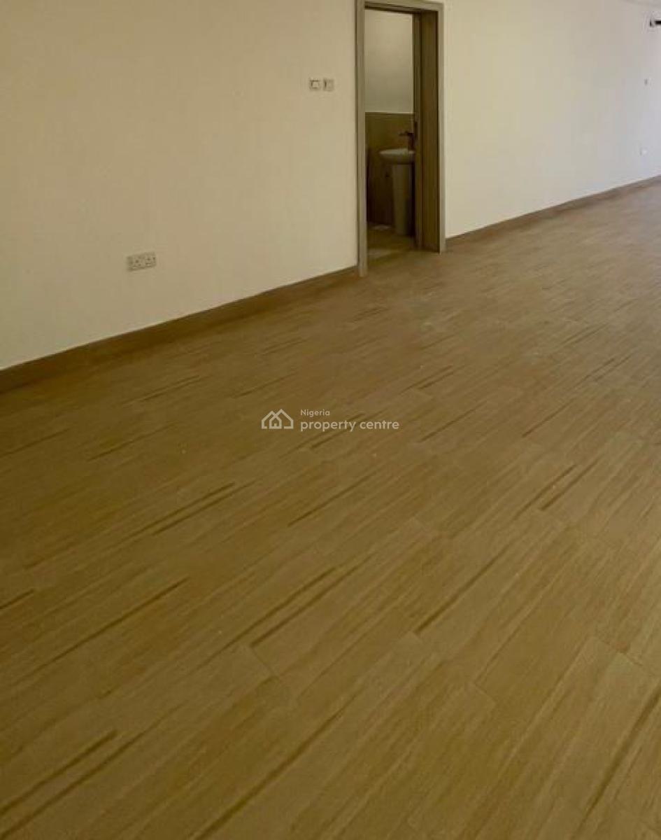 Spacious Bq in an Estate, Lekki, Lagos, Flat / Apartment for Rent