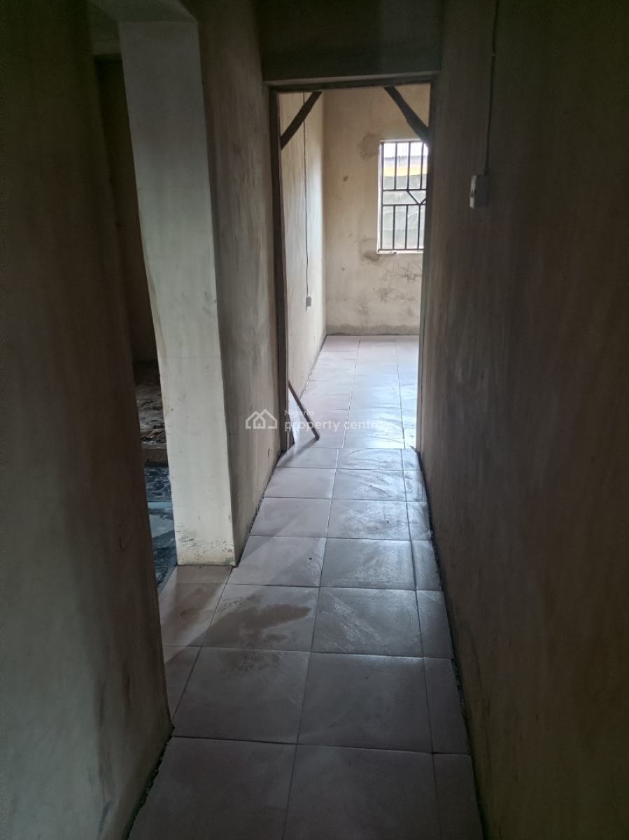 Newly Built Spacious 2 Bedroom All Rooms En Suite, Oremeji Junction Before Bankole Estate, Magboro, Ogun, Flat / Apartment for Rent