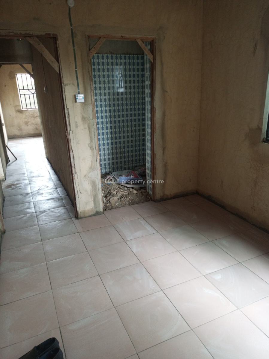 Newly Built Spacious 2 Bedroom All Rooms En Suite, Oremeji Junction Before Bankole Estate, Magboro, Ogun, Flat / Apartment for Rent