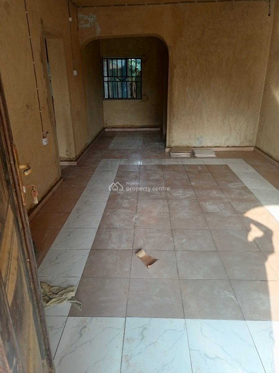 Newly Built Spacious 2 Bedroom All Rooms En Suite, Oremeji Junction Before Bankole Estate, Magboro, Ogun, Flat / Apartment for Rent