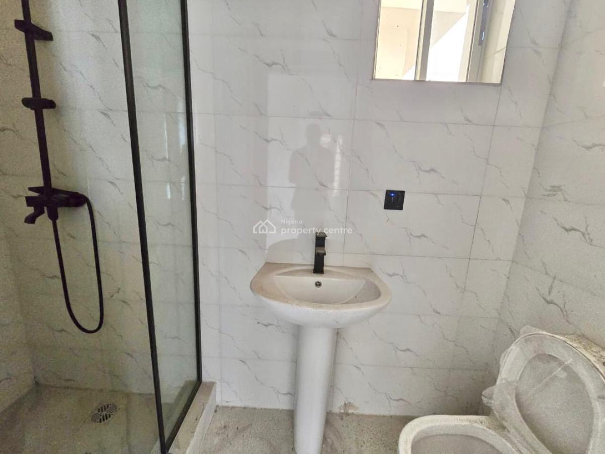 1 Bedroom, Lekki Phase 1, Lekki, Lagos, Mini Flat (room and Parlour) for Rent