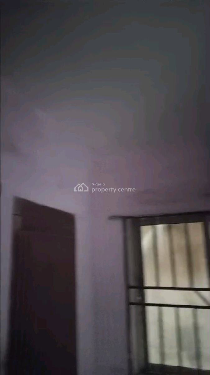 Standard & Executive  Mini Flat, Borno Way, Adekunle, Yaba, Lagos, Mini Flat (room and Parlour) for Rent