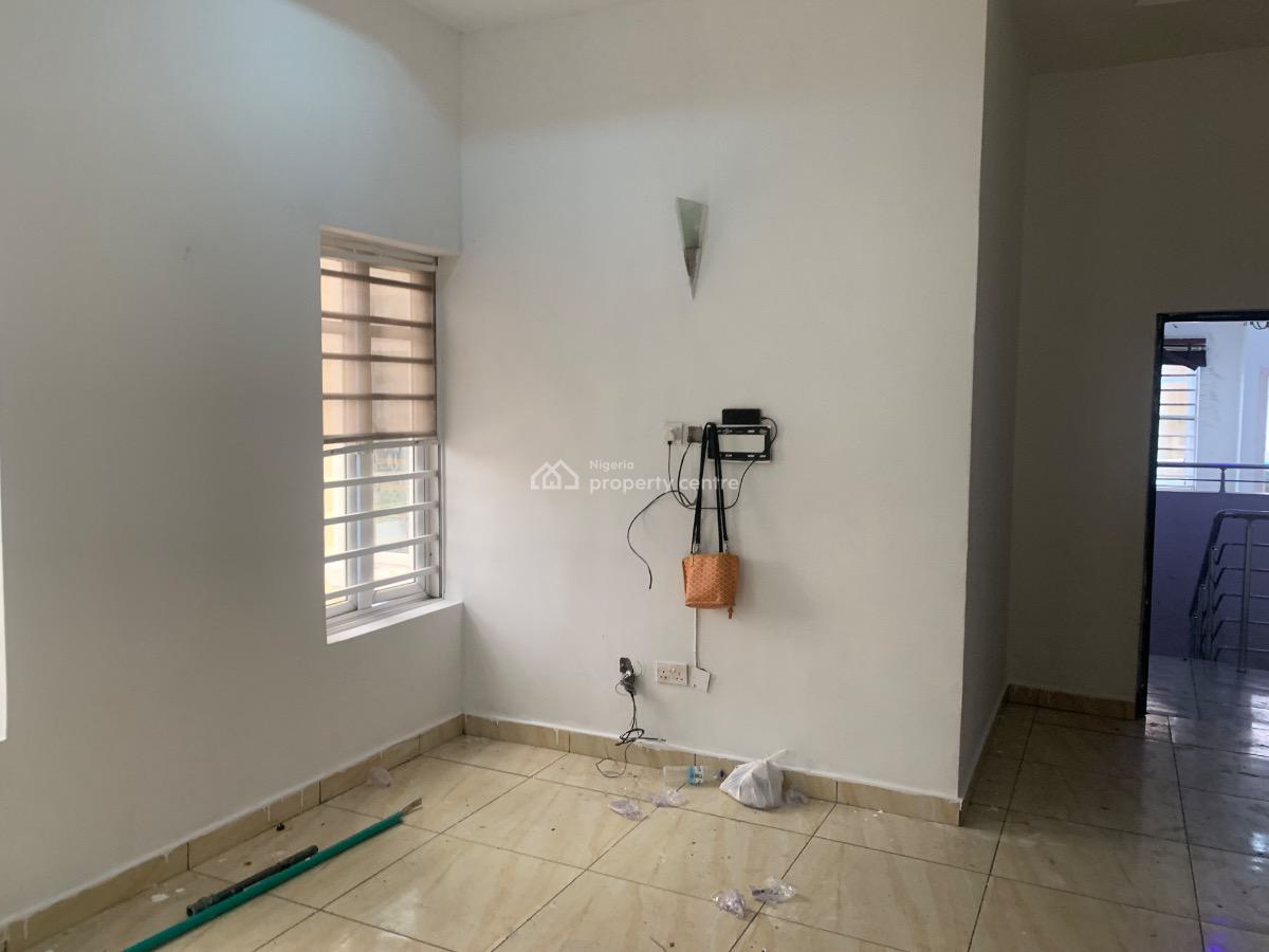 Self Contain, Royal View Estate, Ikota, Lekki, Lagos, Self Contain (single Rooms) for Rent