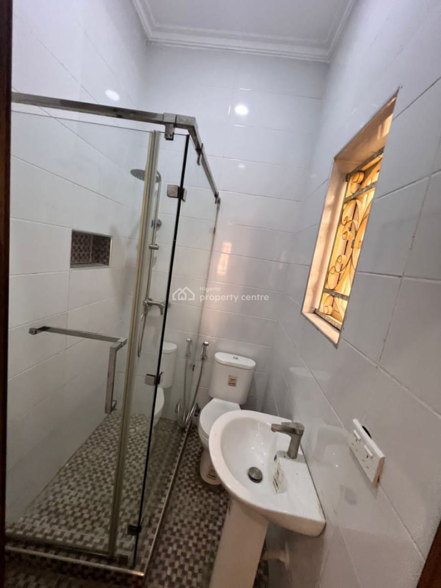 Tastefully Built 2 Bedroom Flat, Off Admiralty Way, Lekki Phase 1, Lekki, Lagos, House for Rent