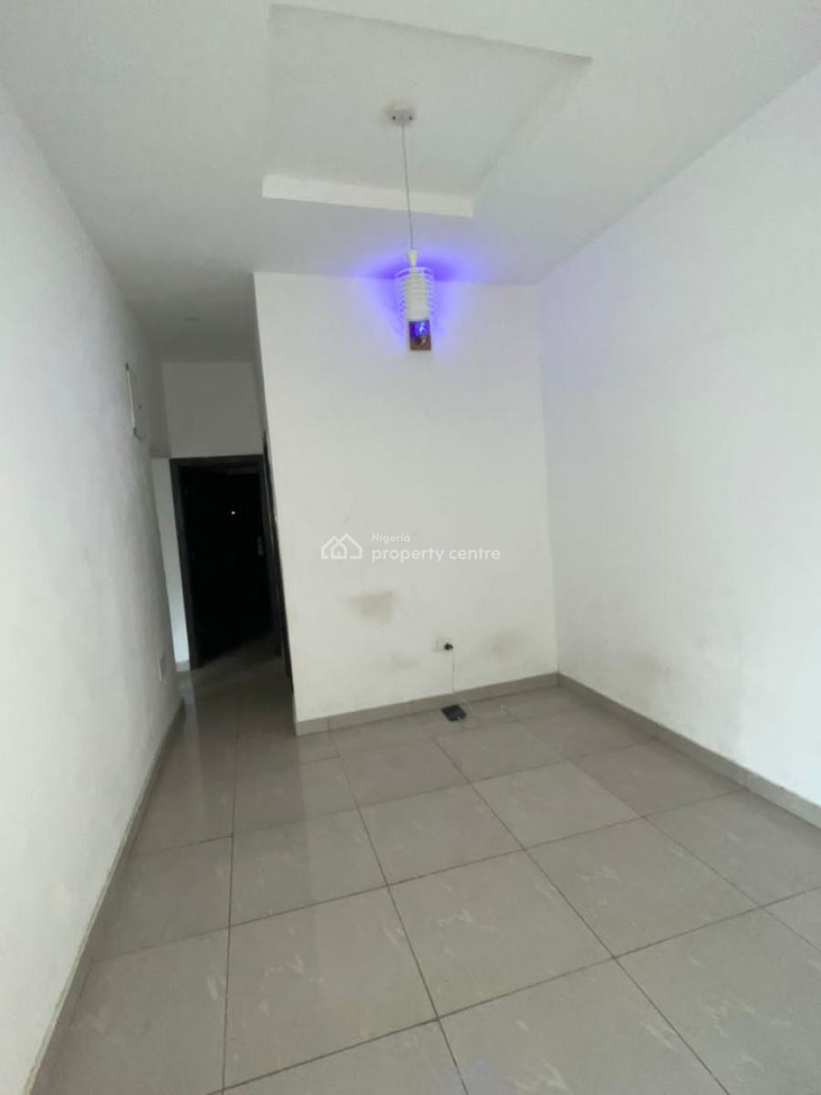 Spacious 2 Bedroom Apartment Downstairs Serviced, Lekki County Homes, Ikota, Lekki, Lagos, Flat / Apartment for Rent