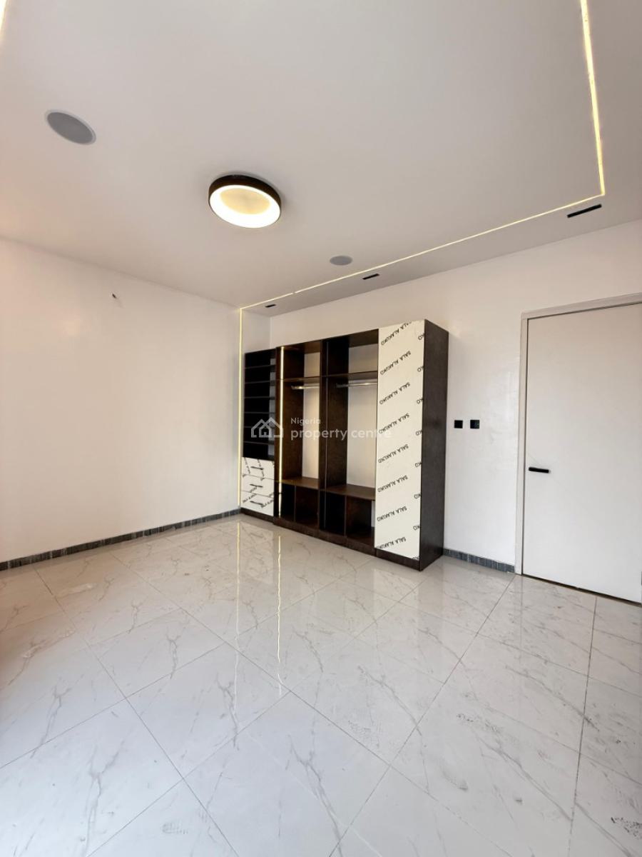 5 Bedrooms Semi Detached with Bq, Osapa, Lekki, Lagos, Semi-detached Duplex for Sale
