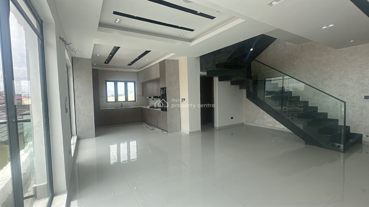 4 Bedroom Mansionette in a Cool and Peaceful Environment, Lekki Phase 1, Lekki, Lagos, Flat / Apartment for Sale