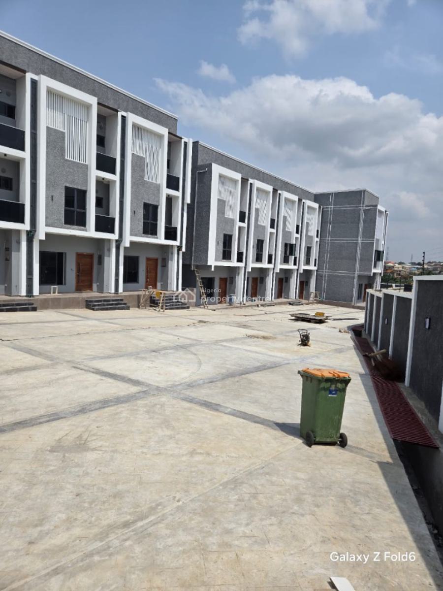 Executive 4 Bedroom Terraced Duplex, Gra Phase 2, Magodo, Lagos, Terraced Duplex for Sale