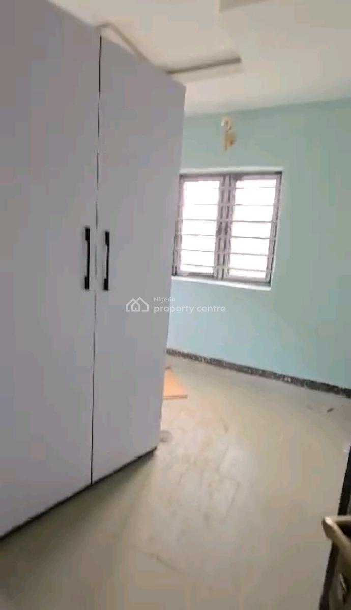 3 Bedroom Flat with All Rooms Ensuite with Parking Space, Oyelubi Street Off New Garage, Oworonshoki, Shomolu, Lagos, Flat / Apartment for Rent