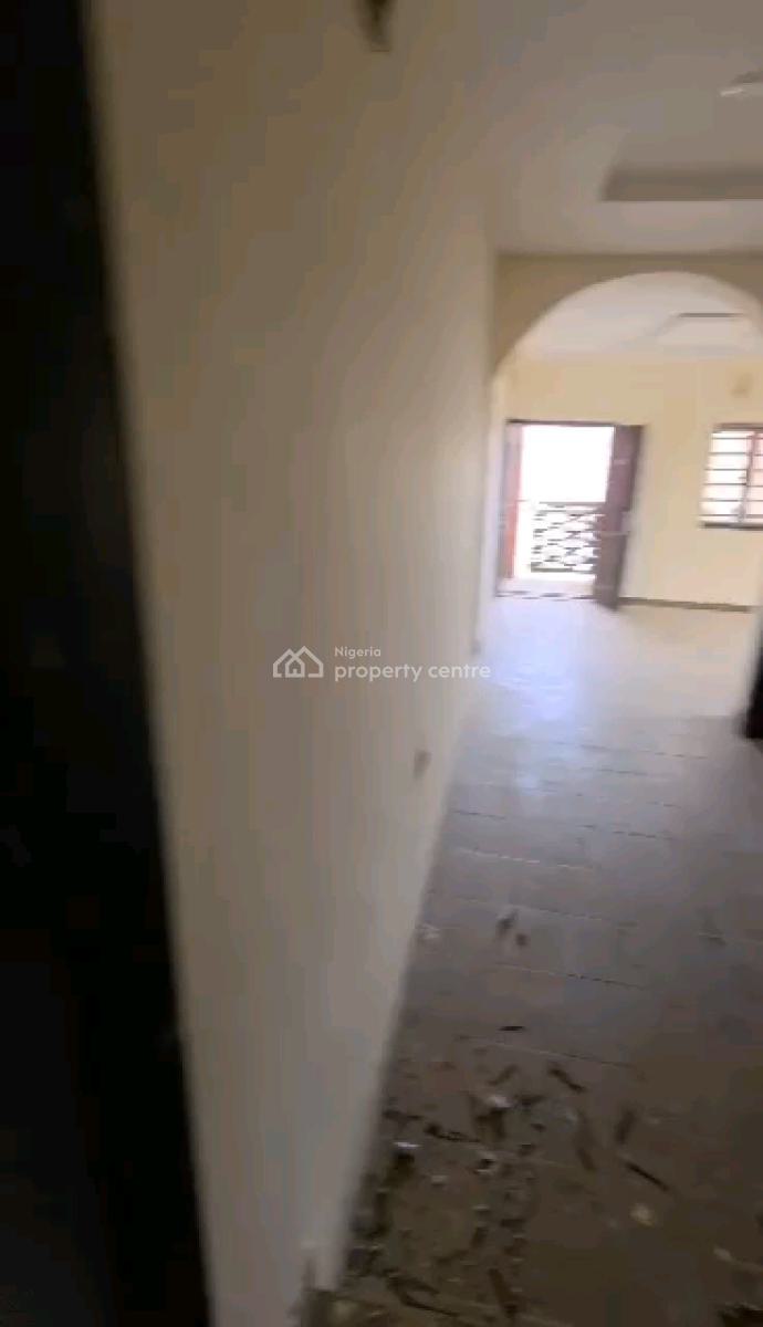 3 Bedroom Flat with All Rooms Ensuite with Parking Space, Oyelubi Street Off New Garage, Oworonshoki, Shomolu, Lagos, Flat / Apartment for Rent