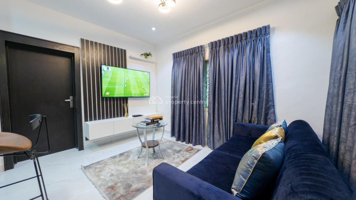 Cozy 1 Bedroom Apartment, Off Admiralty Way, Lekki Phase 1, Lekki, Lagos, Flat / Apartment Short Let