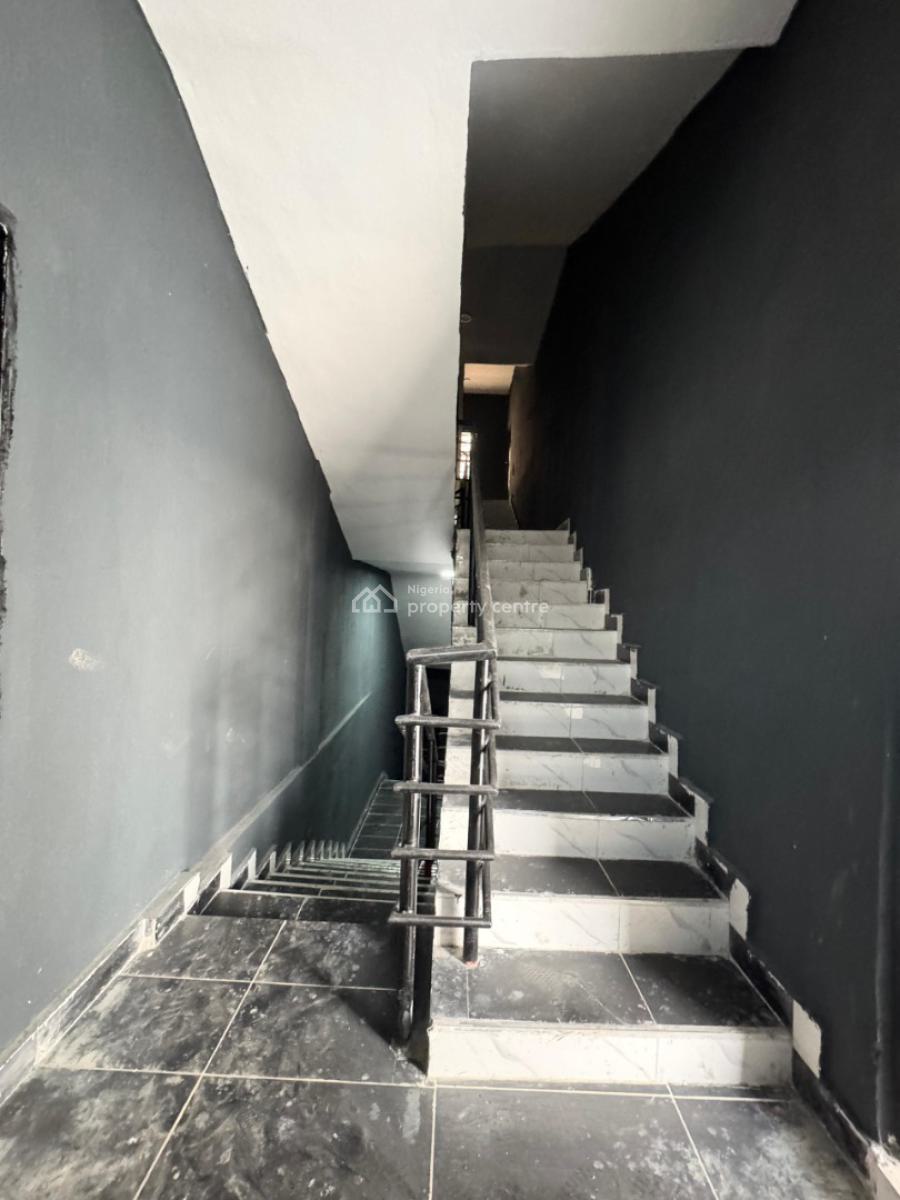 Spacious 3 Bedrooms Apartment, Ikate Elegushi, Lekki, Lagos, Flat / Apartment for Sale