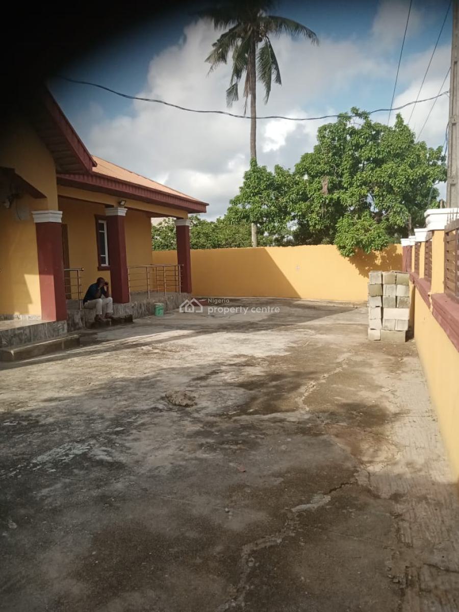4 Bedrooms Fully Detached Bungalow + Room & Parlour, Itasi Alogba, Ebute, Ikorodu, Lagos, Detached Bungalow for Sale