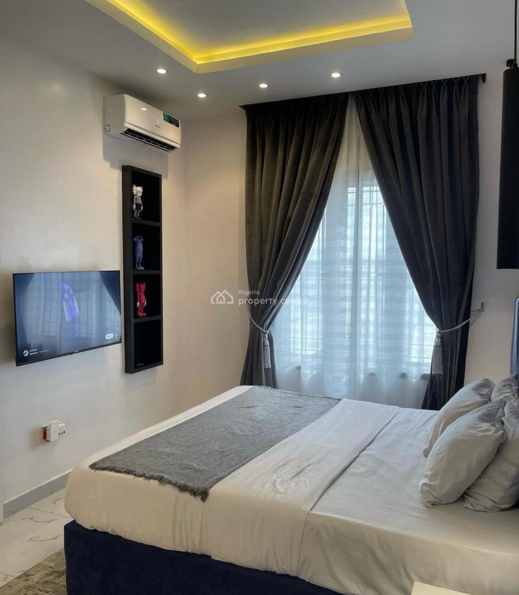 Indulge in a Lavish One-bedroom, Two-bath Sanctuary, Lekki Phase 1, Lekki, Lagos, Flat / Apartment Short Let