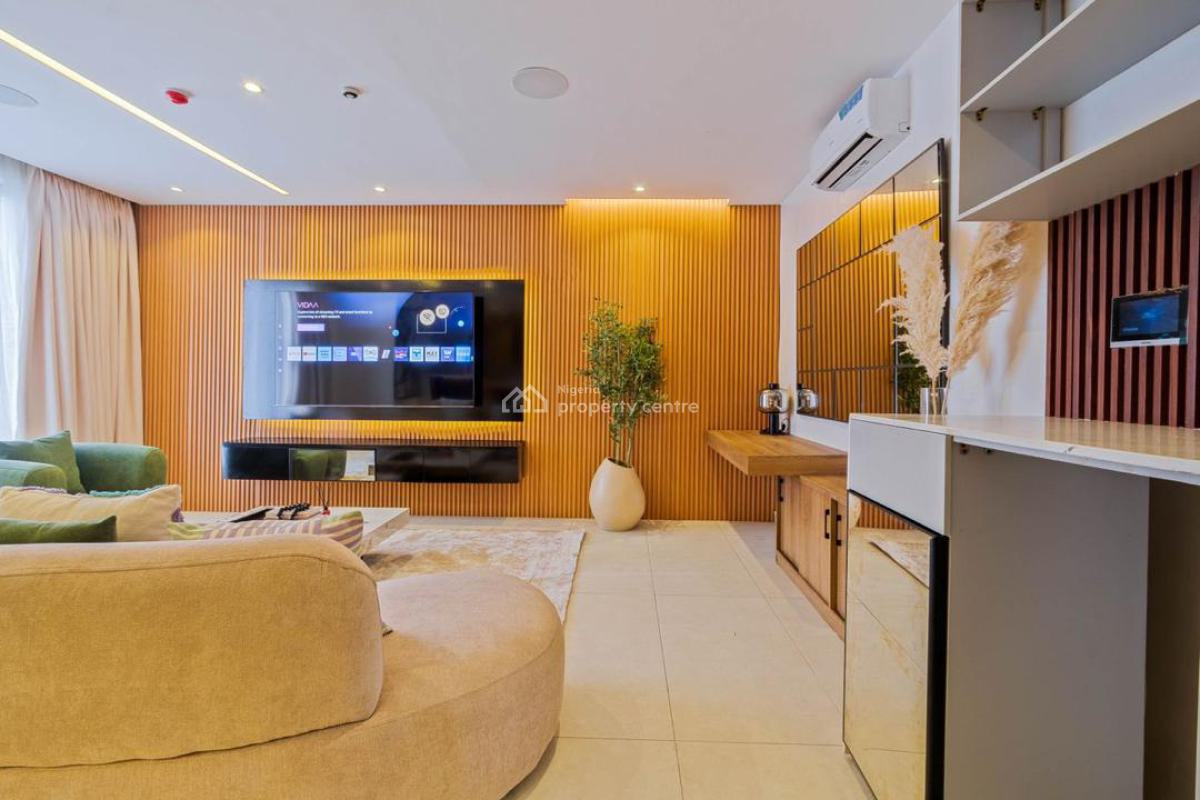 Cozy and Cute  2 Bedroom Apartment, Akin Leigh Crescent, Lekki Phase 1, Lekki, Lagos, Flat / Apartment Short Let