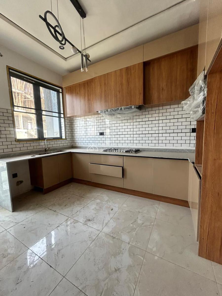 Fully Serviced 3 Bedrooms Apartment, Lekki Phase 1, Lekki, Lagos, Flat / Apartment for Rent