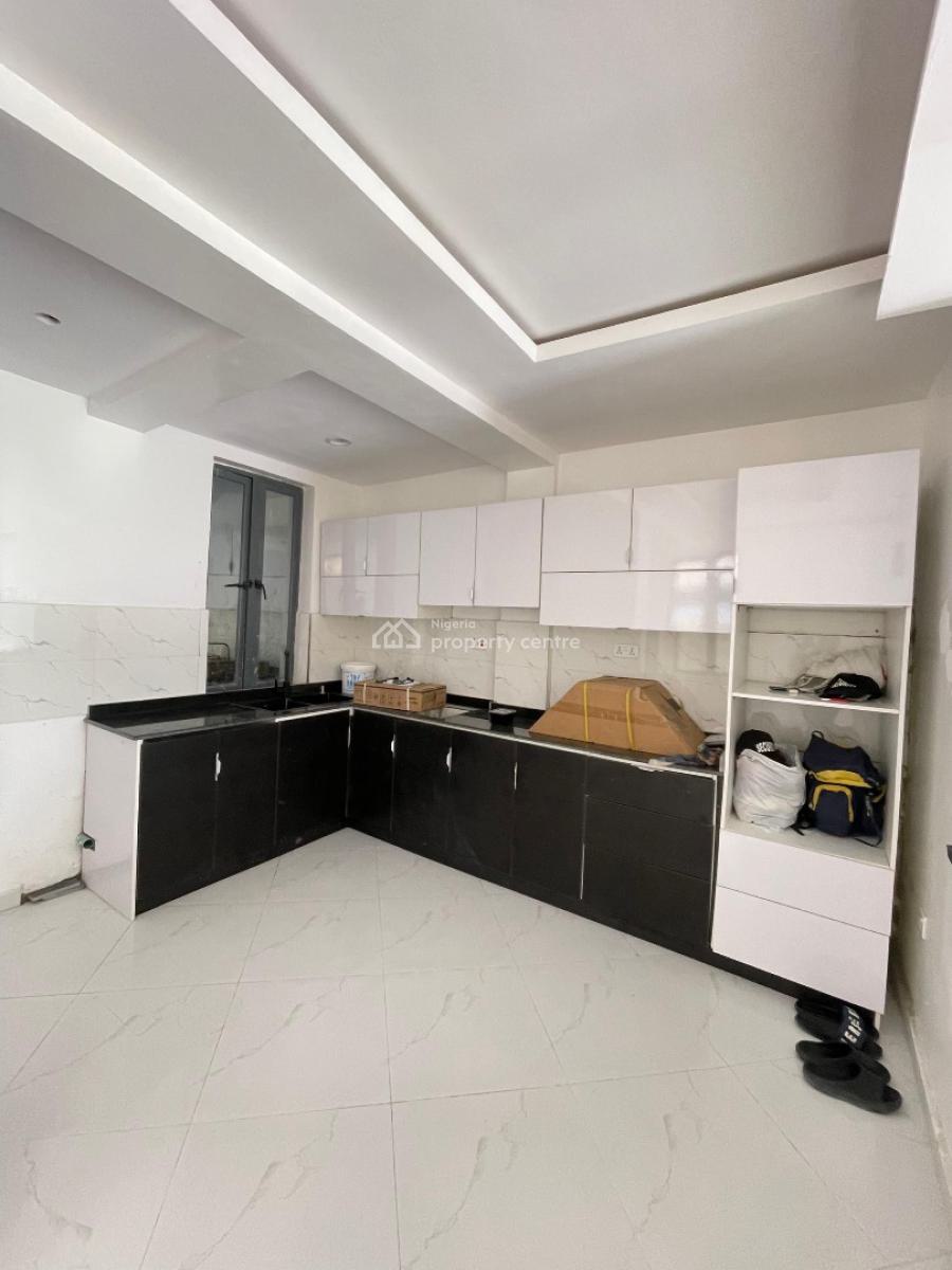Brand New 2 Bedrooms Apartment with a Gym in a Perfect Location, Chevron, Lekki, Lagos, Block of Flats for Sale