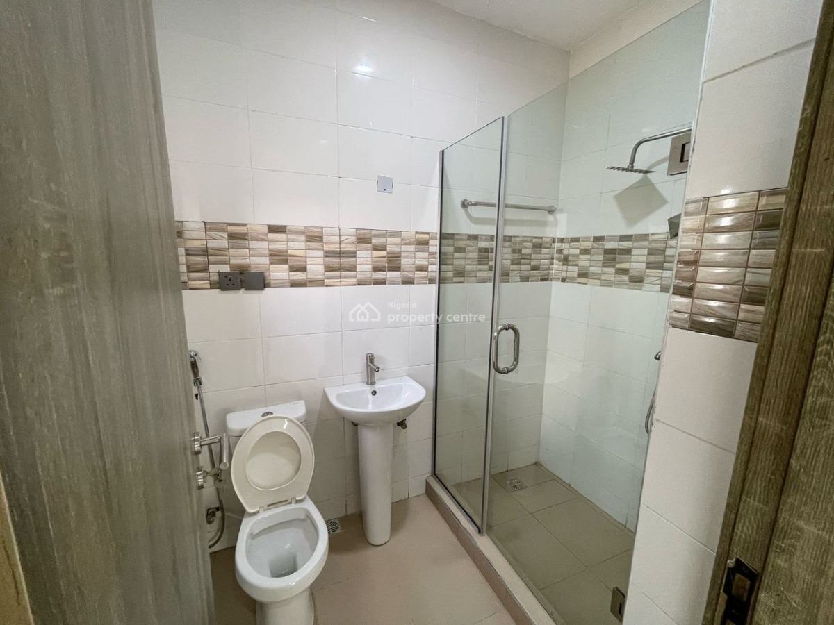 Well Finished Serviced 4 Bedroom Flat with a Room Bq, Osapa, Lekki, Lagos, Flat / Apartment for Sale