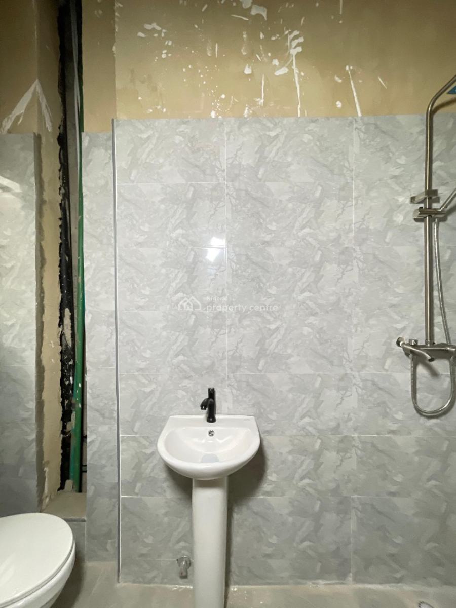 Luxury 2 Bedroom Apartment with a Pool Bq Elevator and Spacious Bq, Lekki Phase 1, Lekki, Lagos, Flat / Apartment for Sale