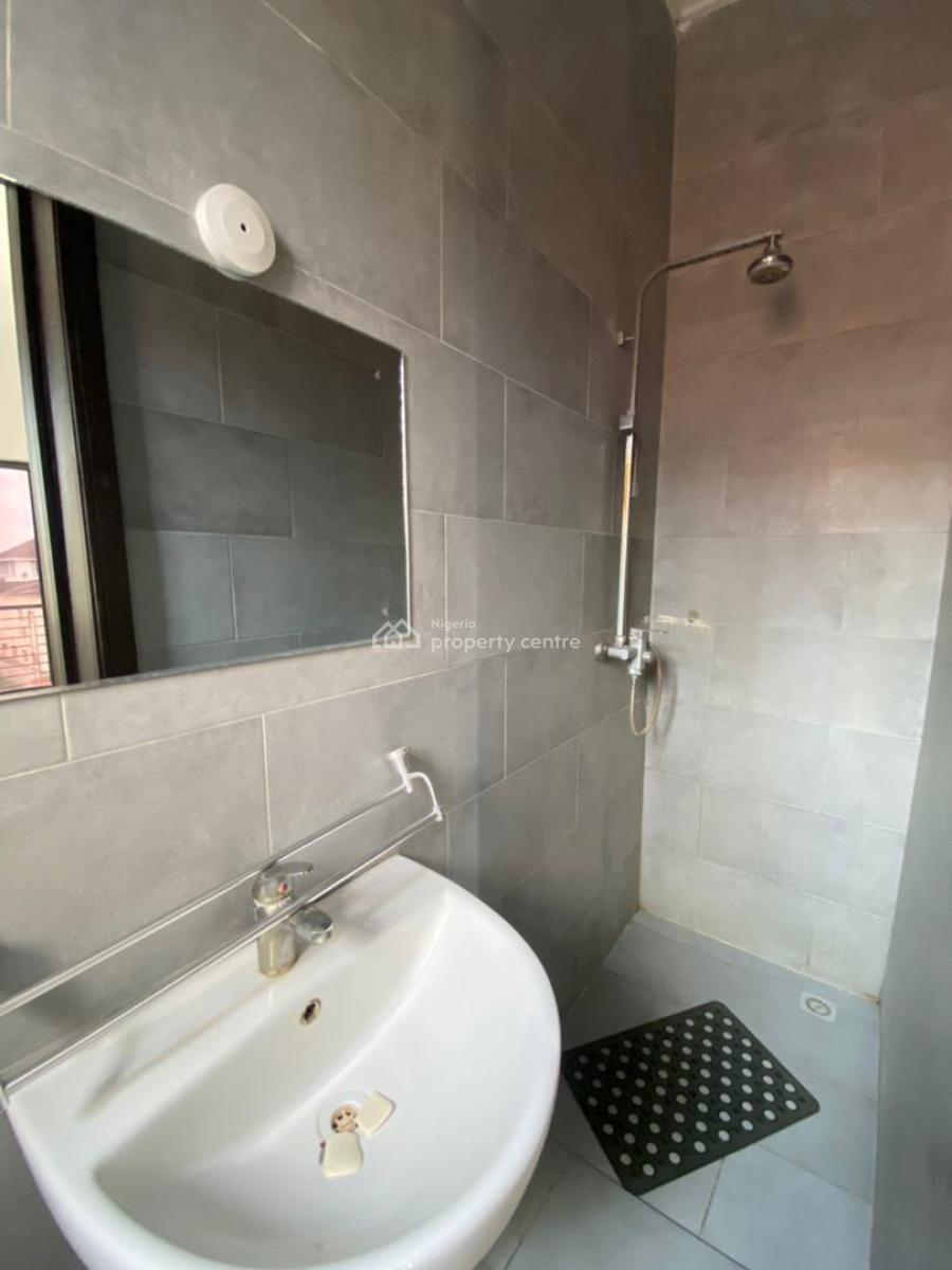 Spacious Serviced 2 Bedrooms Flat in a Serene and Secured Environs, Lekki Right, Lekki Phase 1, Lekki, Lagos, Flat / Apartment for Rent