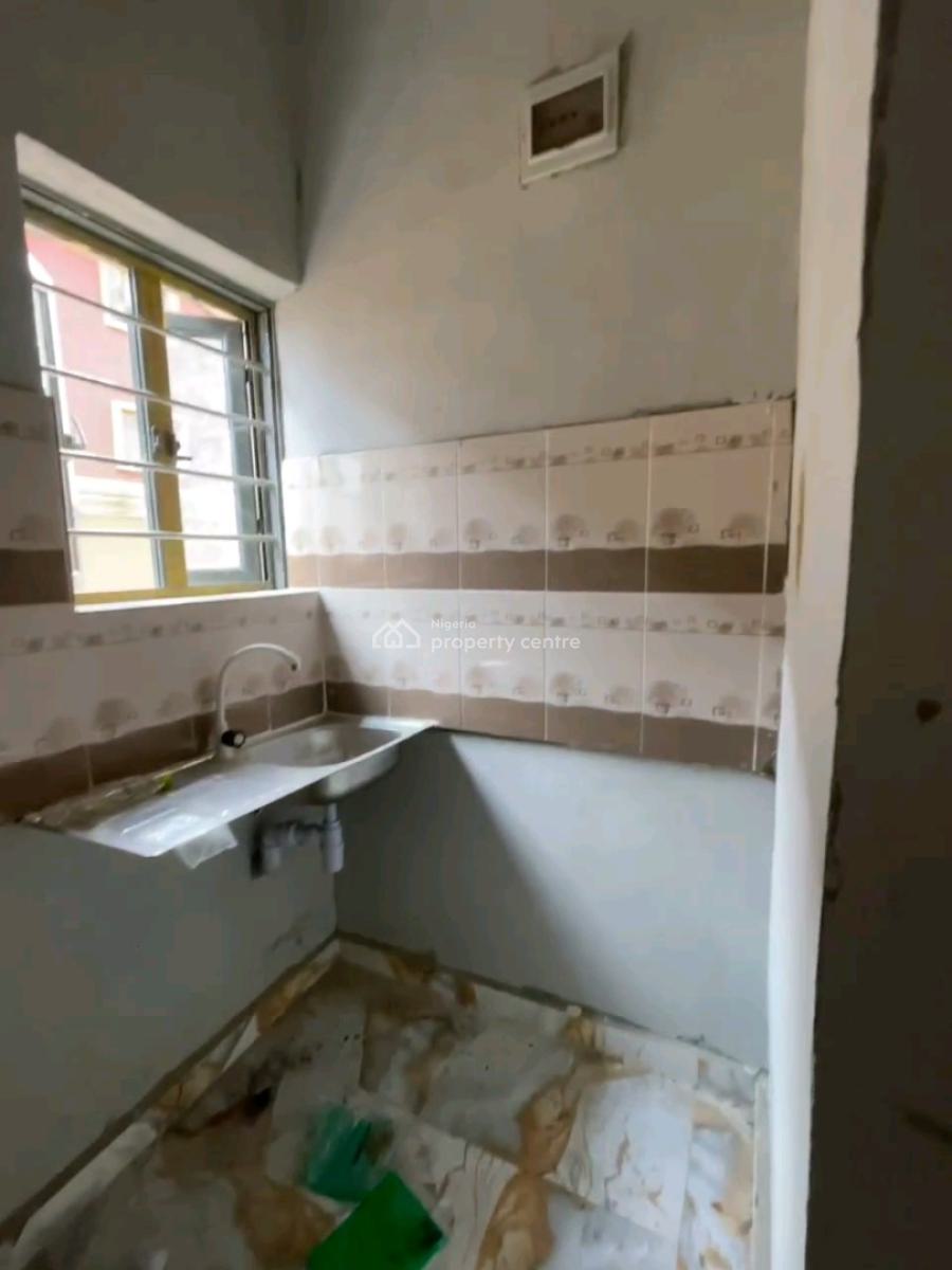 an Executive Newly Built Units of Miniflats and Roomself Contain, Shomolu, Lagos, Self Contain (single Rooms) for Rent