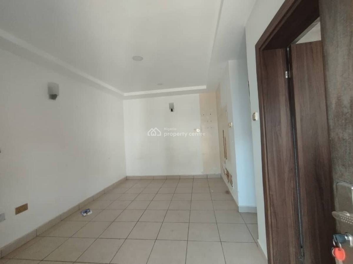 Well Built 3 Bedrooms Flat, Life Camp, Abuja, Flat / Apartment for Sale