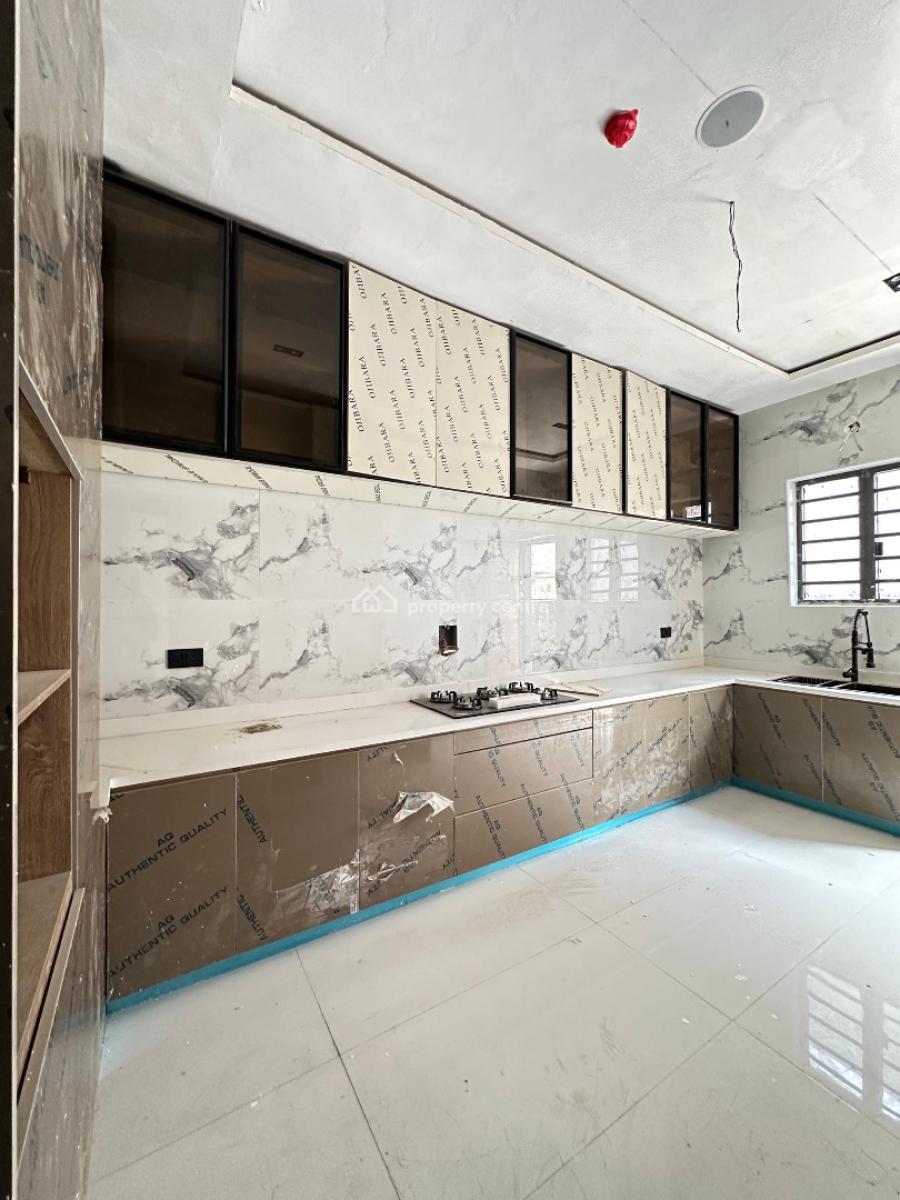 Modern 4-bedroom Terrace with Bq, Pool & Gym, Lekki Phase 1, Lekki, Lagos, Terraced Duplex for Sale