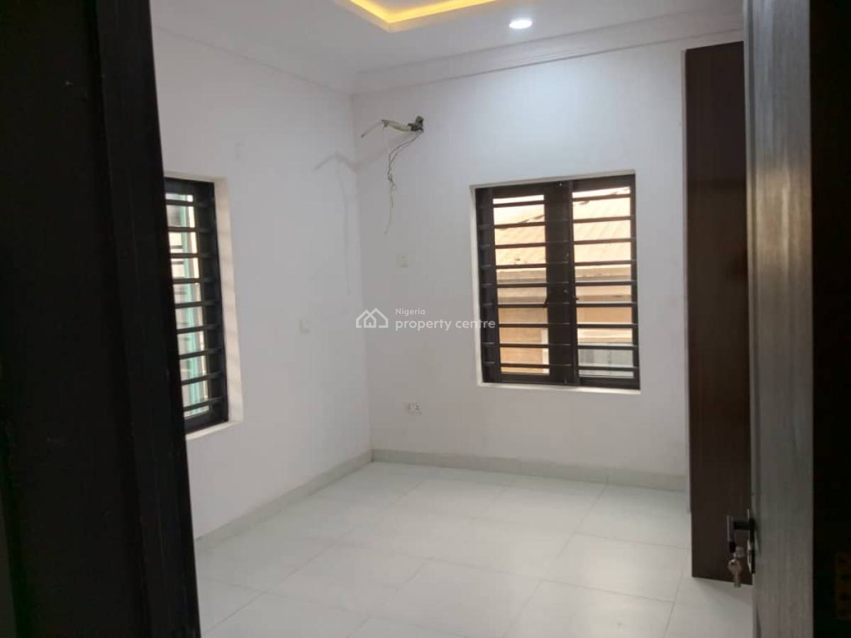 Spacious Serviced 4 Bedroom Terrace Duplex with Inverter, Ologolo, Lekki, Lagos, Flat / Apartment for Rent