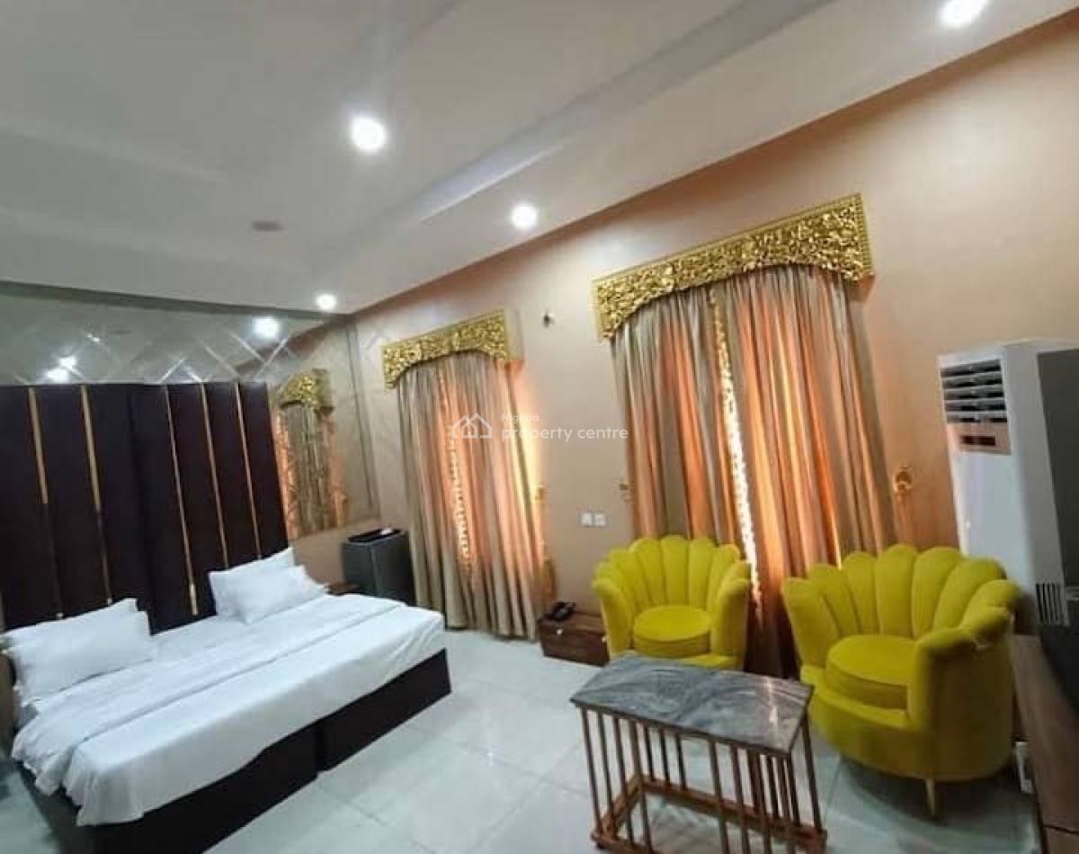 Functioning Mini Hotel with 10 Rooms, Off Admiralty Road, Lekki Phase 1, Lekki, Lagos, Hotel / Guest House for Sale