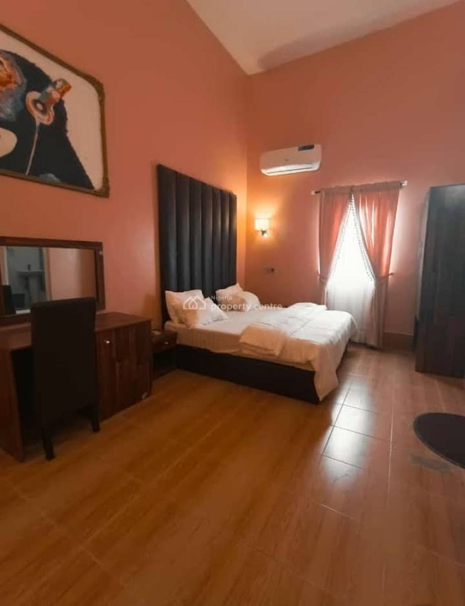 Functioning Mini Hotel with 10 Rooms, Off Admiralty Road, Lekki Phase 1, Lekki, Lagos, Hotel / Guest House for Sale