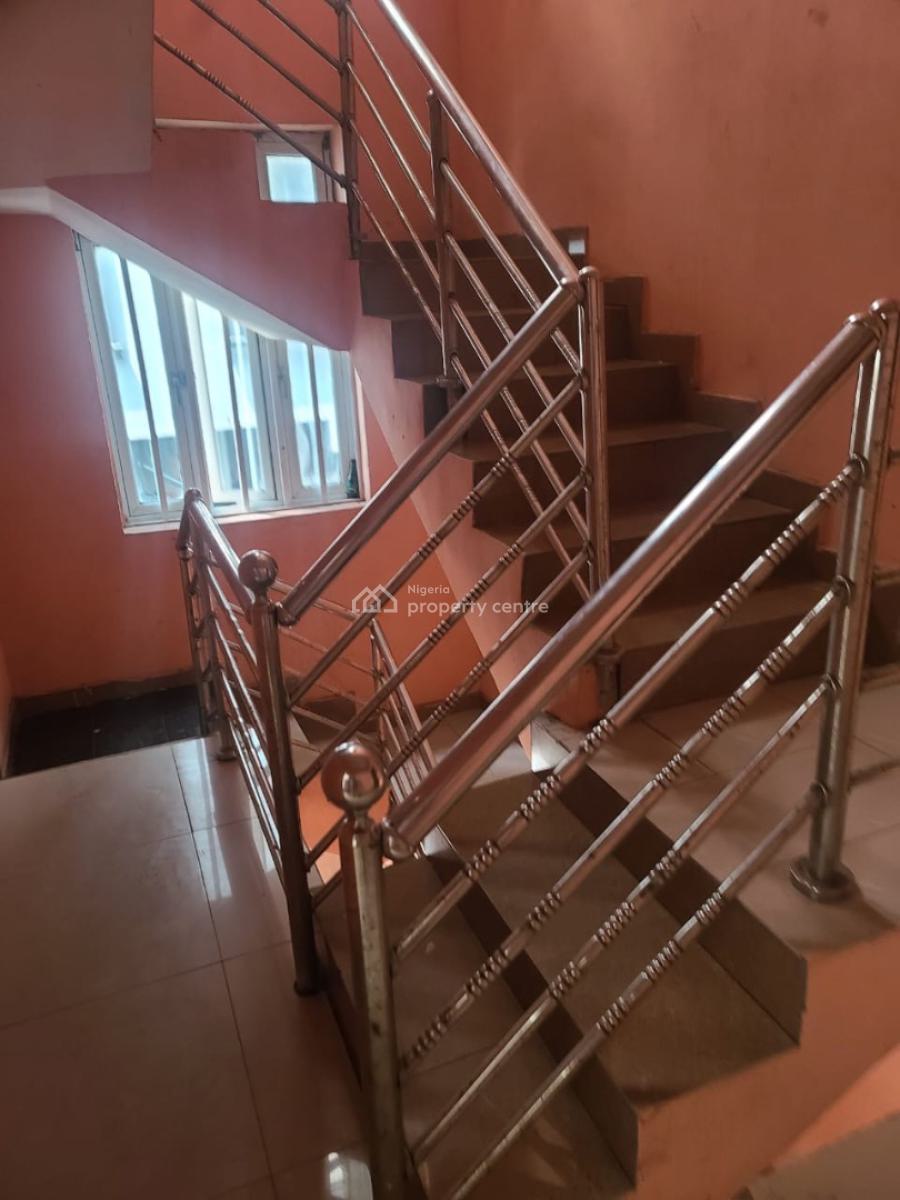 Fully Serviced Spacious 2 Bedroom Apartment Upstairs, Chevron Alternative, Lekki, Lagos, Flat / Apartment for Rent