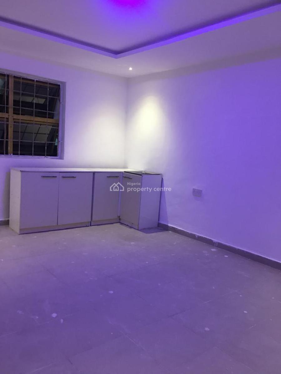 Serviced & Spacious Mini Flat, Behind Zenith Bank Headquarters, Victoria Island (vi), Lagos, Mini Flat (room and Parlour) for Rent