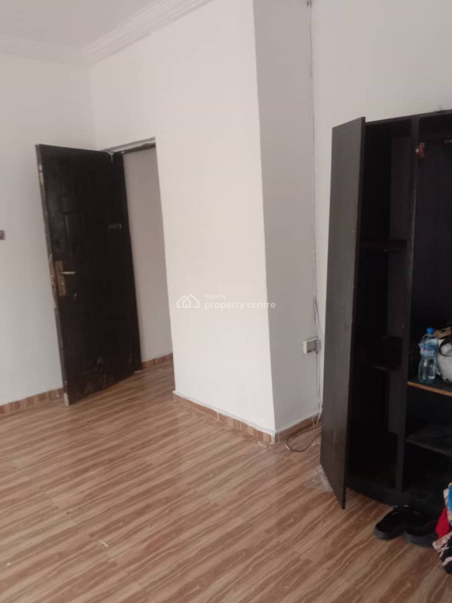 Standard Shared Apartment Master Bedroom Upstairs, at Akins Ado Road, Ajah, Lagos, Flat / Apartment for Rent